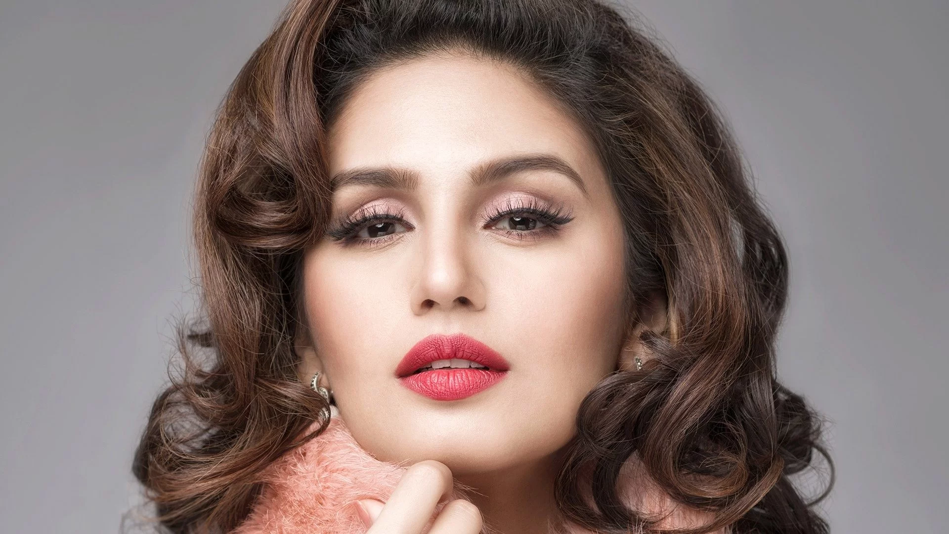 girl, beautiful, huma qureshi
