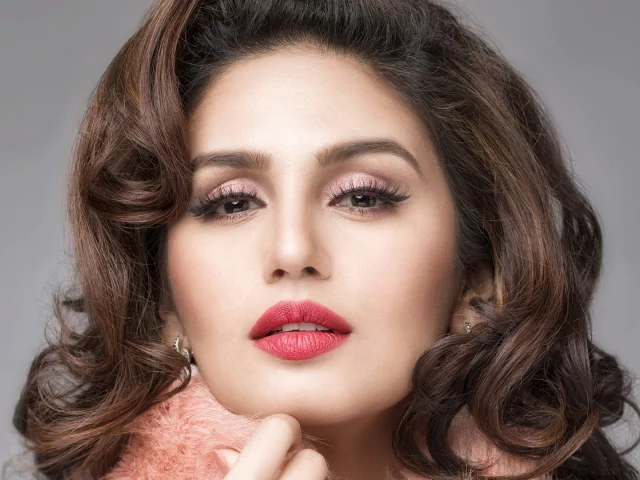 girl, beautiful, huma qureshi