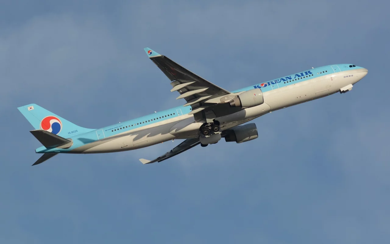 Airbus A330 aircraft airline Korean Air