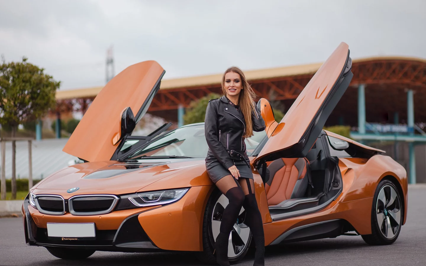 авто с девушкой