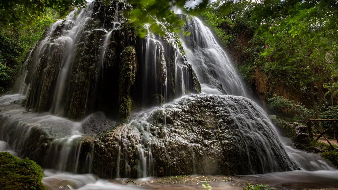 вода