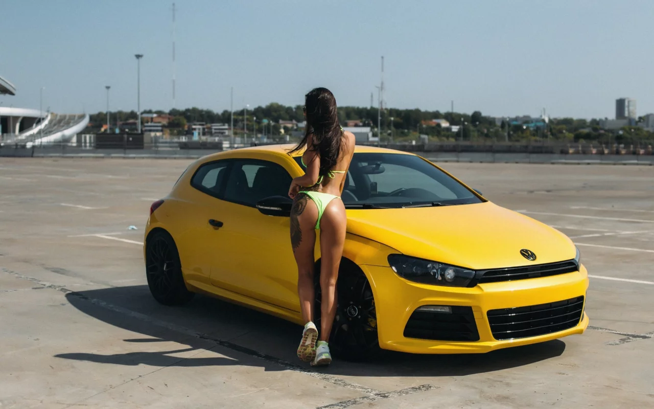 авто с девушкой