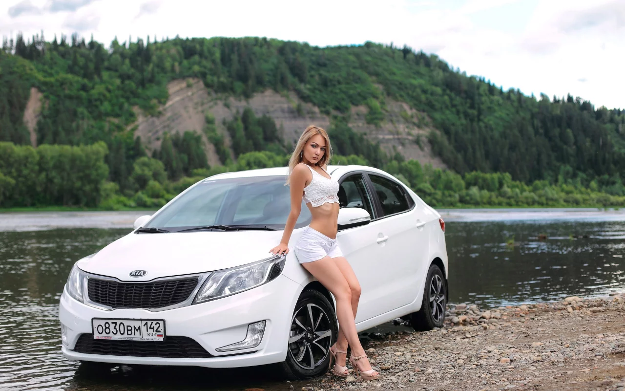 авто с девушкой