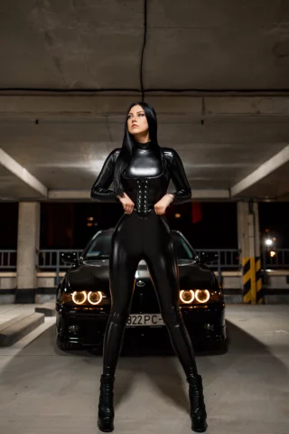авто с девушкой
