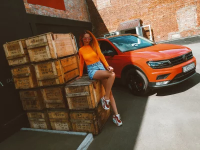 авто с девушкой