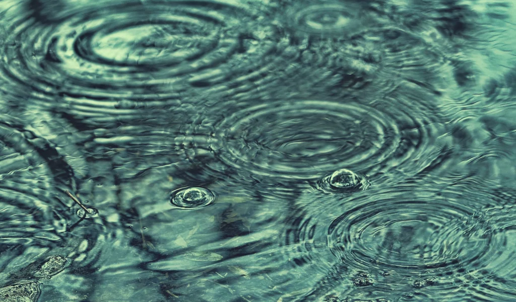 вода