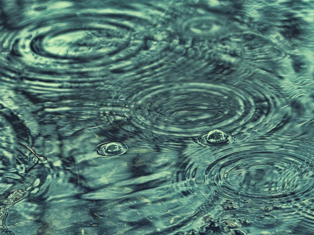 вода