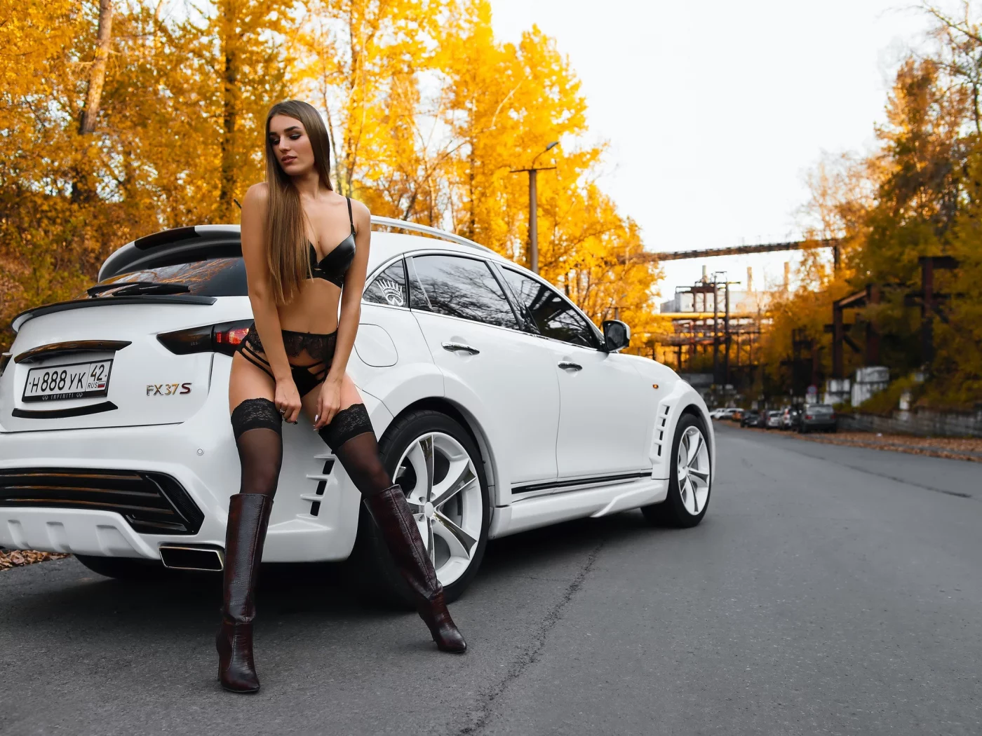 авто с девушкой