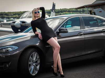авто с девушкой