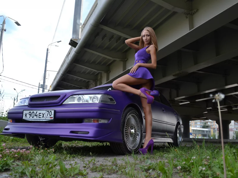 авто с девушкой