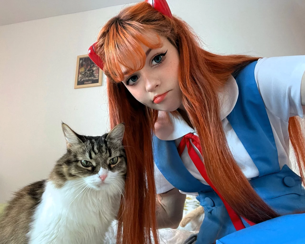 Девушка с кошкой