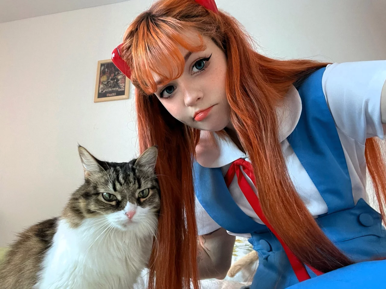 Девушка с кошкой