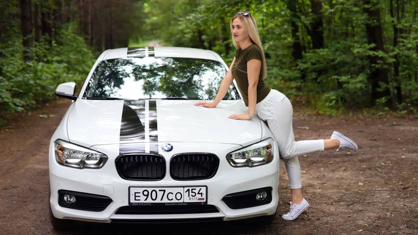 авто с девушкой