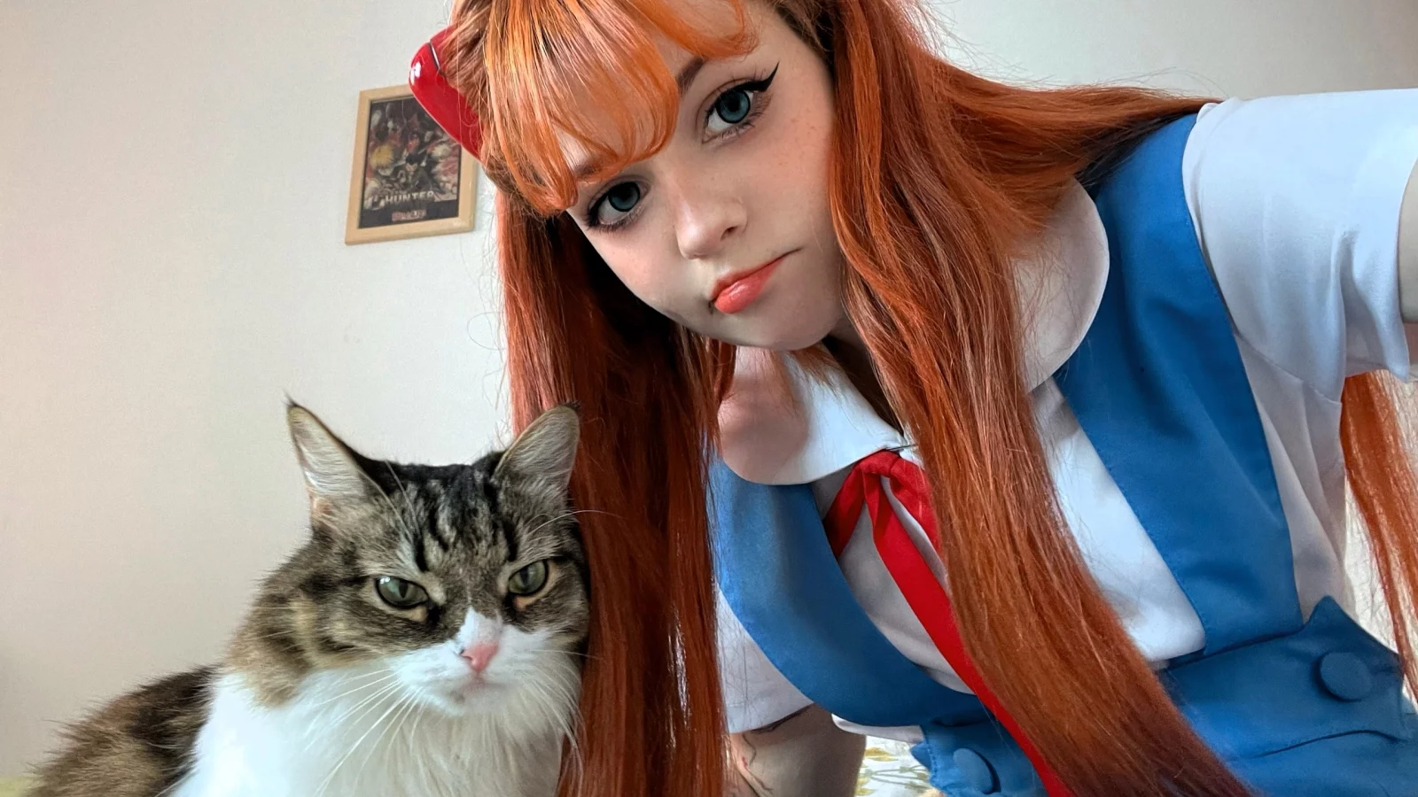 Девушка с кошкой