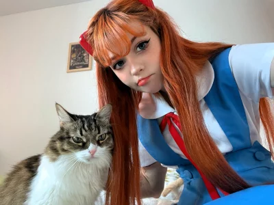 Девушка с кошкой