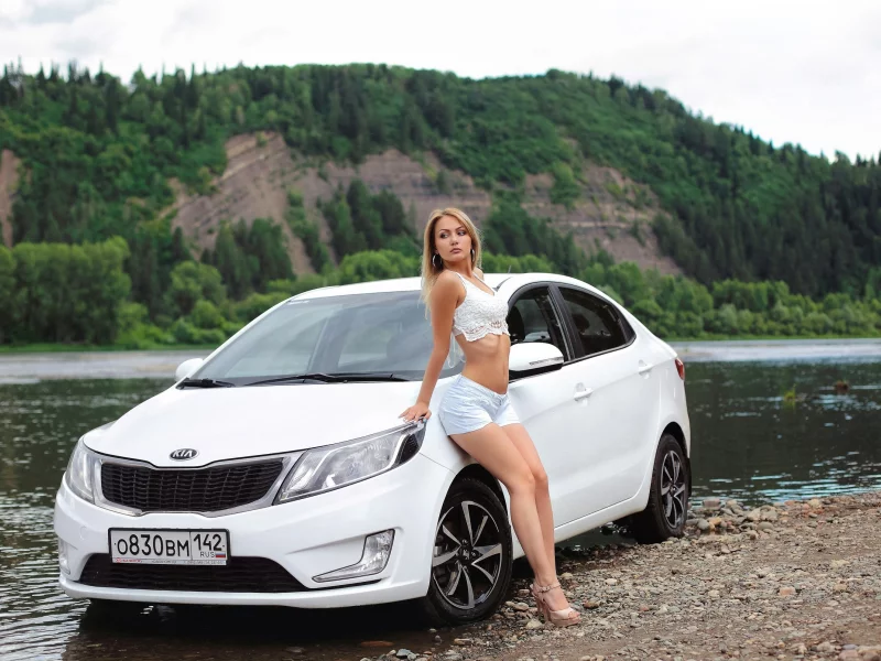авто с девушкой