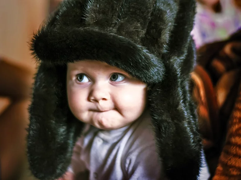 Ребенок в шапке
